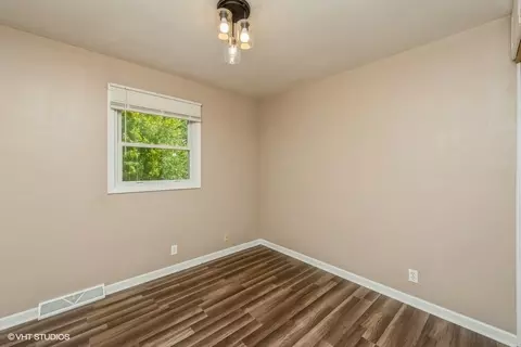 605 E Blaine St, Harvard, IL 60033 photo 9