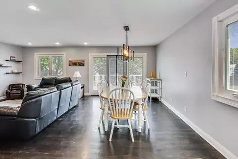 166 Thackeray Dr, Bolingbrook, IL 60440 photo 5