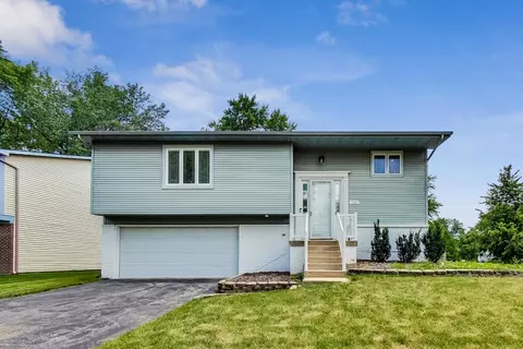 166 Thackeray Dr, Bolingbrook, IL 60440