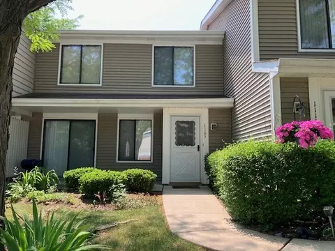 1105 Eisenhower Ct, Vernon Hills, IL 60061