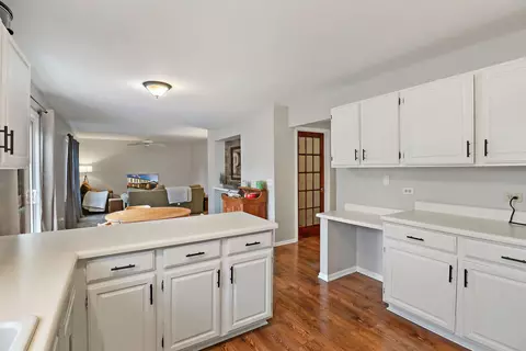 1981 Madison Ave, Gurnee, IL 60031 photo 8