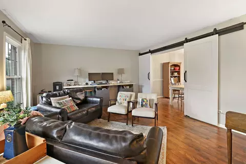 1981 Madison Ave, Gurnee, IL 60031 photo 2