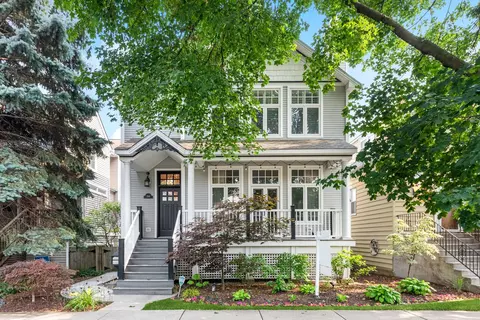 2541 W Pensacola Ave, Chicago, IL 60618