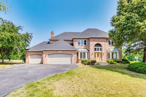 35 W904 Valley View Rd, Dundee, IL 60118