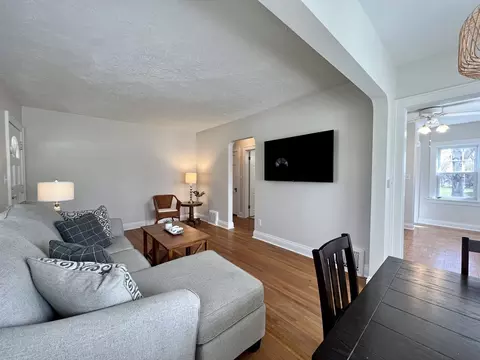 906 Normal Ave, Normal, IL 61761 photo 2