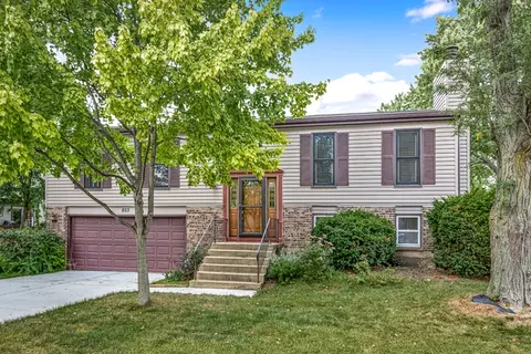 853 Pawnee Dr, Carol Stream, IL 60188