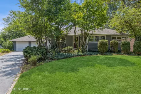 117 68th St, Darien, IL 60561