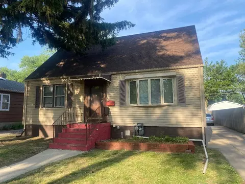 18343 Oakwood Ave, Lansing, IL 60438