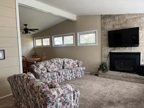 201 S Jackson St, Morrison, IL 61270 photo 5