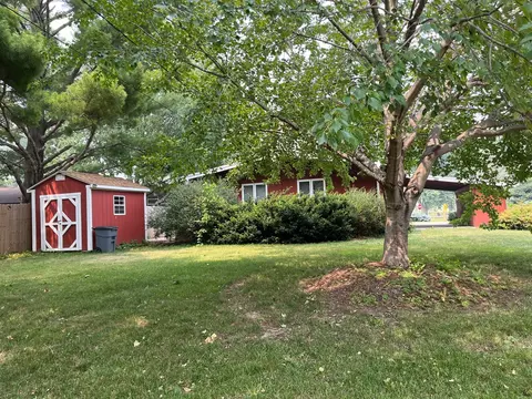 201 S Jackson St, Morrison, IL 61270 photo 4