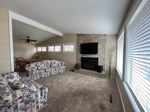 201 S Jackson St, Morrison, IL 61270 photo 6