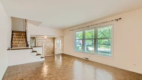 4080 Suffolk Ln, Hoffman Estates, IL 60192 photo 10