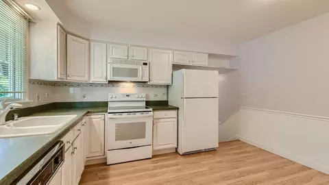 4080 Suffolk Ln, Hoffman Estates, IL 60192 photo 12