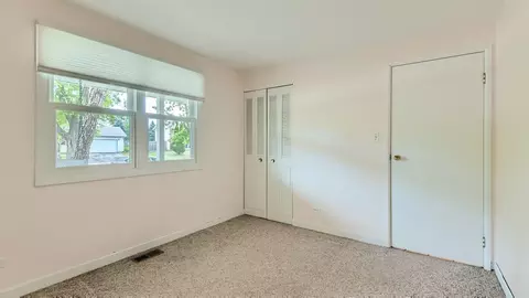 4080 Suffolk Ln, Hoffman Estates, IL 60192 photo 15