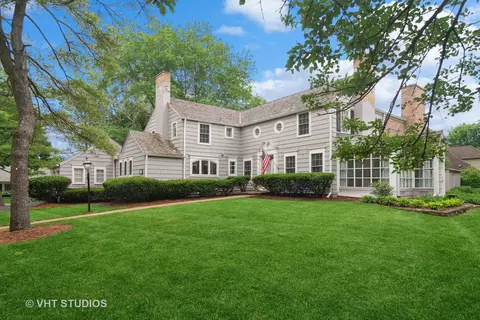 101 Pine Rd, Barrington, IL 60010