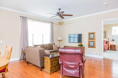 3853 Olympia Fields Dr, Elgin, IL 60124 photo 10