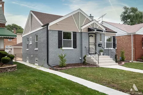2720 W 83rd St, Chicago, IL 60652