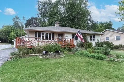 212 Liberty Ave, Fox River Grove, IL 60021