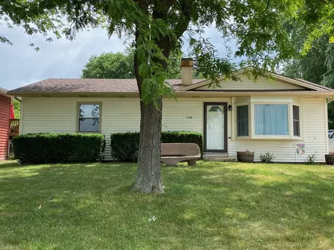 1406 Clayton Marsh Dr, Lake In The Hills, IL 60156