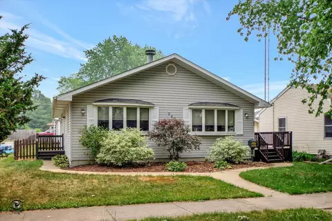 260 N Forest Ave, Bradley, IL 60915
