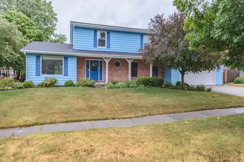 1215 Dianne Dr, Bloomington, IL 61704