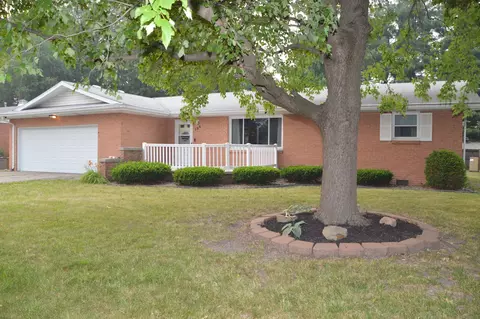 706 Robert Webb Dr, Monticello, IL 61856