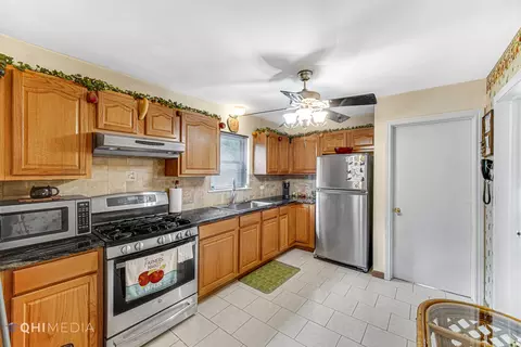 8101 S Artesian Ave, Chicago, IL 60652 photo 14