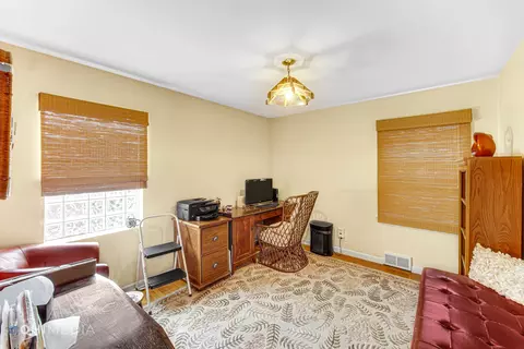 8101 S Artesian Ave, Chicago, IL 60652 photo 17