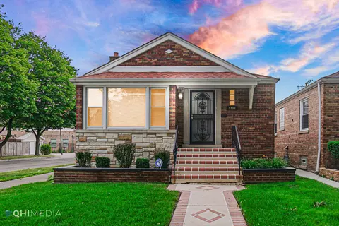 8101 S Artesian Ave, Chicago, IL 60652 photo 2