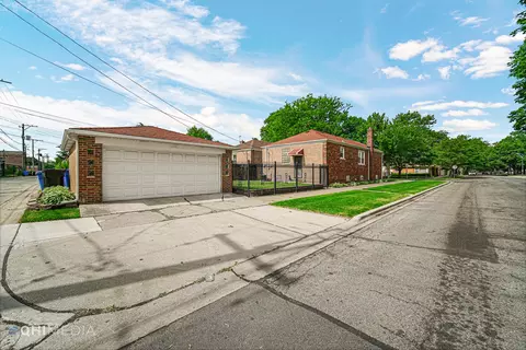 8101 S Artesian Ave, Chicago, IL 60652 photo 4