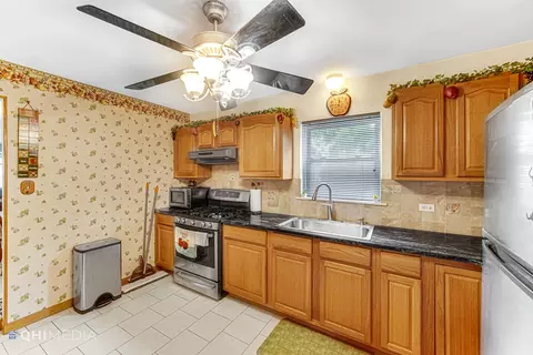 8101 S Artesian Ave, Chicago, IL 60652 photo 16