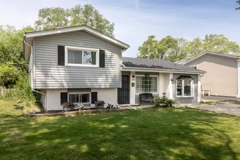 1340 Easy St, Glendale Heights, IL 60139