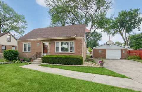 7805 Suburban Ln, Bridgeview, IL 60455