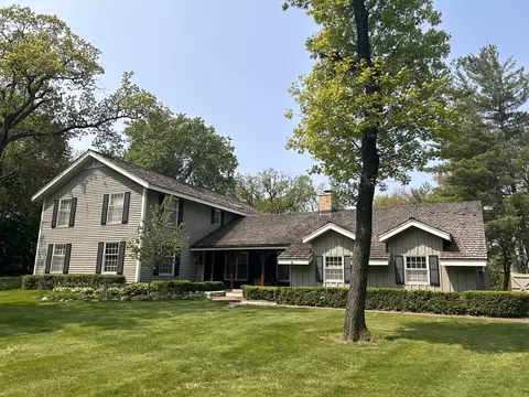 114 Old Oak Dr, North Barrington, IL 60010