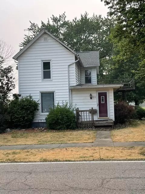 204 S Koch St, Cooksville, IL 61730
