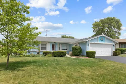 164 Tottenham Ln, Elk Grove Village, IL 60007