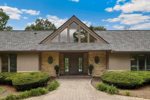 3293 Middlesax Dr, Long Grove, IL 60047