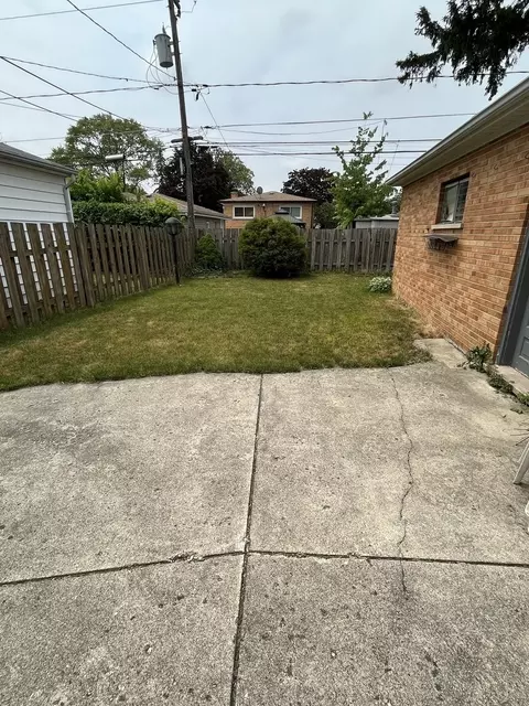 1712 N Maple St, Des Plaines, IL 60018 photo 11