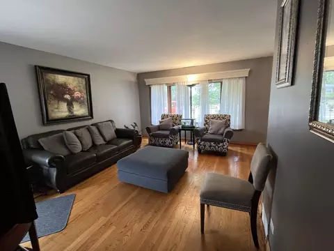 1712 N Maple St, Des Plaines, IL 60018 photo 5