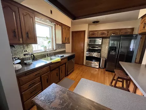 1712 N Maple St, Des Plaines, IL 60018 photo 2