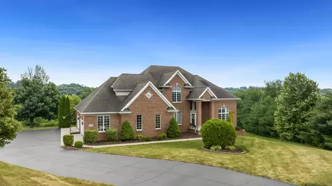 12743 Skyline Dr, Roscoe, IL 61073 photo 2