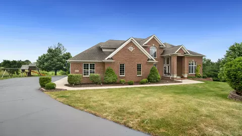 12743 Skyline Dr, Roscoe, IL 61073 photo 4