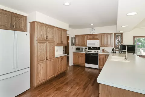 720 Mchenry Rd, Wheeling, IL 60090 photo 14