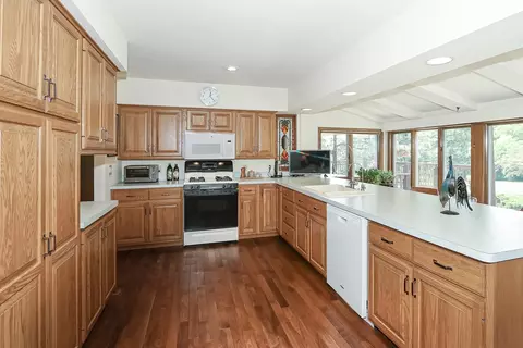 720 Mchenry Rd, Wheeling, IL 60090 photo 7