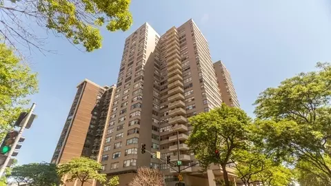 6301 N Sheridan Rd #22F, Chicago, IL 60660