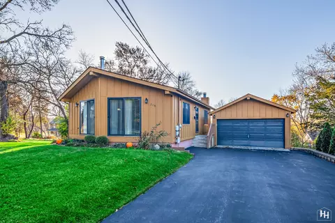 218 Millard Ave, Fox River Grove, IL 60021