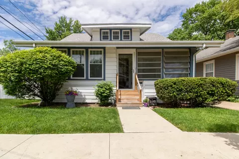1402 E Jackson St, Bloomington, IL 61701