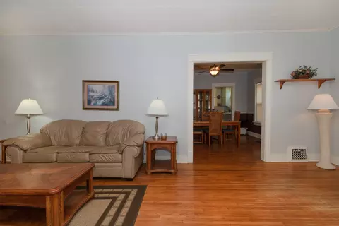 1402 E Jackson St, Bloomington, IL 61701 photo 3