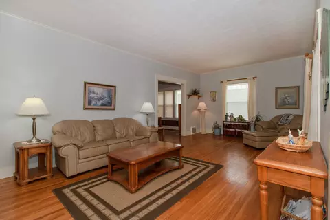 1402 E Jackson St, Bloomington, IL 61701 photo 6