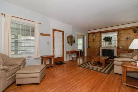 1402 E Jackson St, Bloomington, IL 61701 photo 7